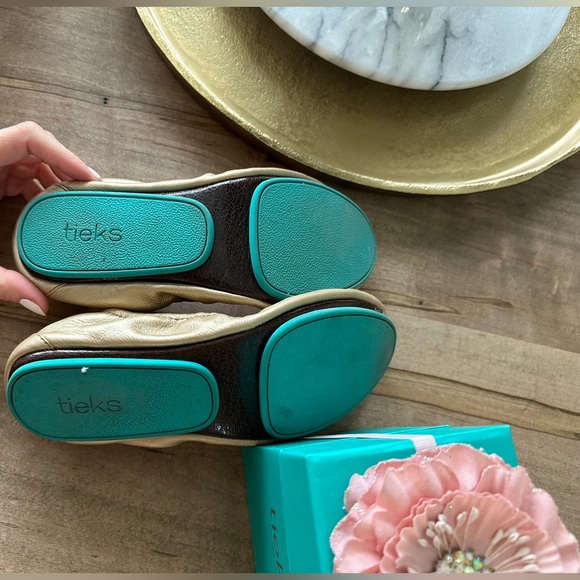 Metallic champagne Tieks - size 8 - Picture 4 of 5